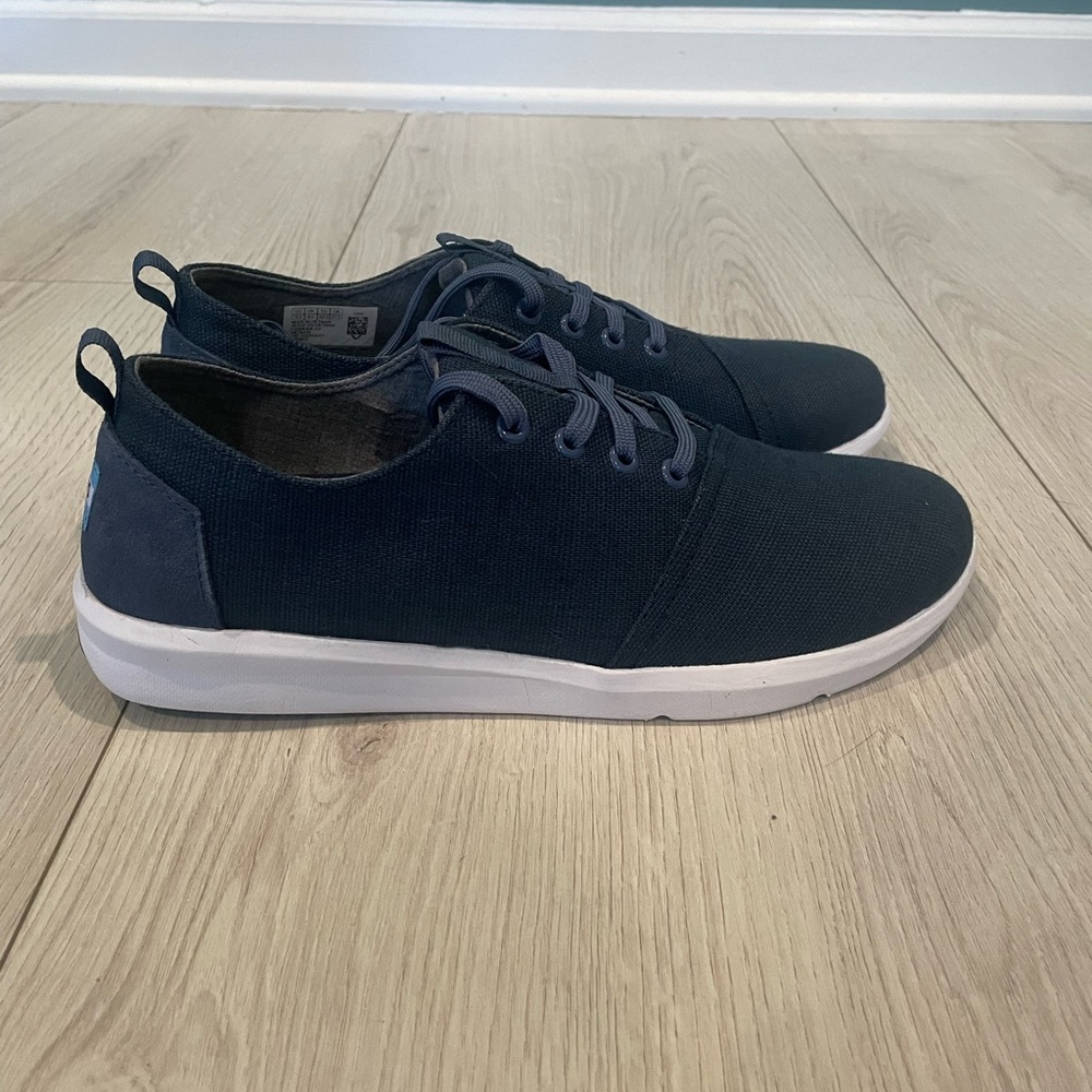 Tom’s shoes for men size 9.5
